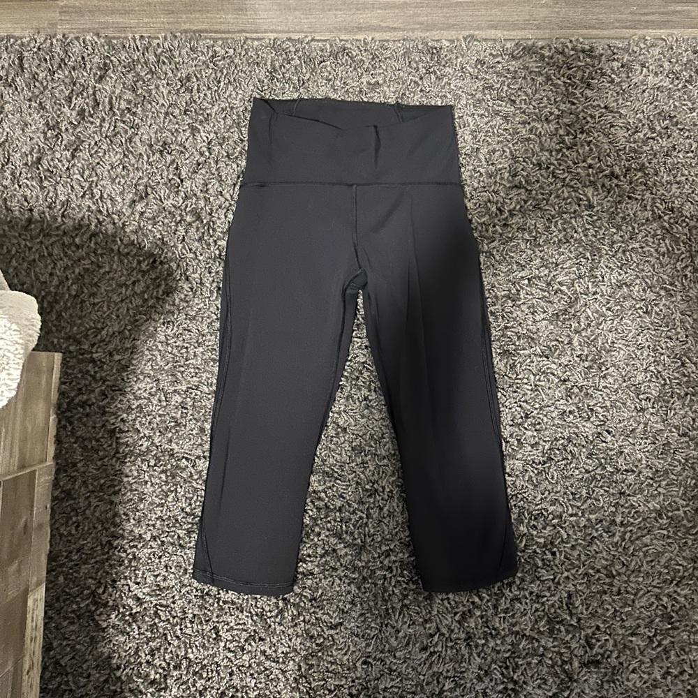 Black Lululemon Capri Leggings
